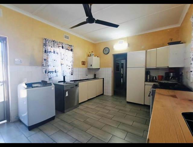 3 BEDROOM FREESTANDING FOR SALE IN ARBORETUM